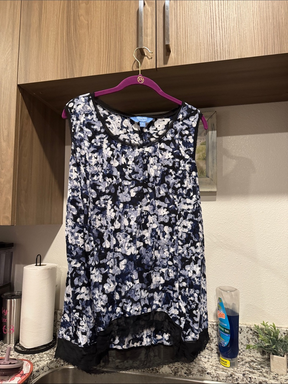 Simply Vera Vera Wang Navy Blue and White Floral Sleeveless Blouse